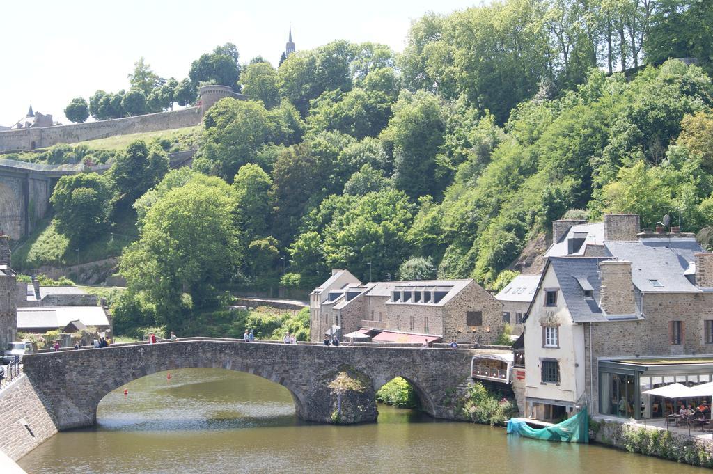 Au Fil De L'Eau - Le Bord De Rance Apartment Dinan Bilik gambar